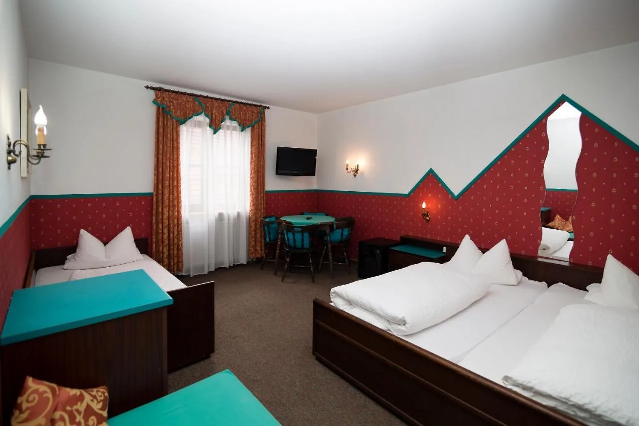 Hotel-Gasthof Zur Post Velburg 3*,  Germany