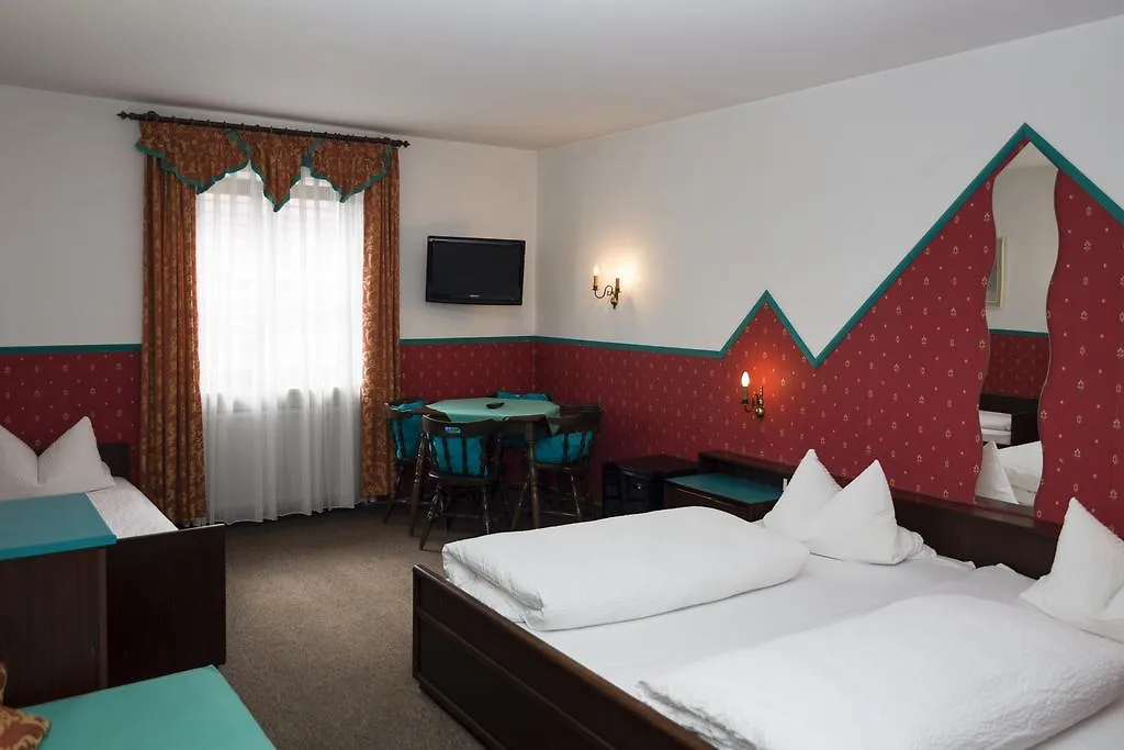 *** Hotel Hotel-Gasthof Zur Post Velburg Germany